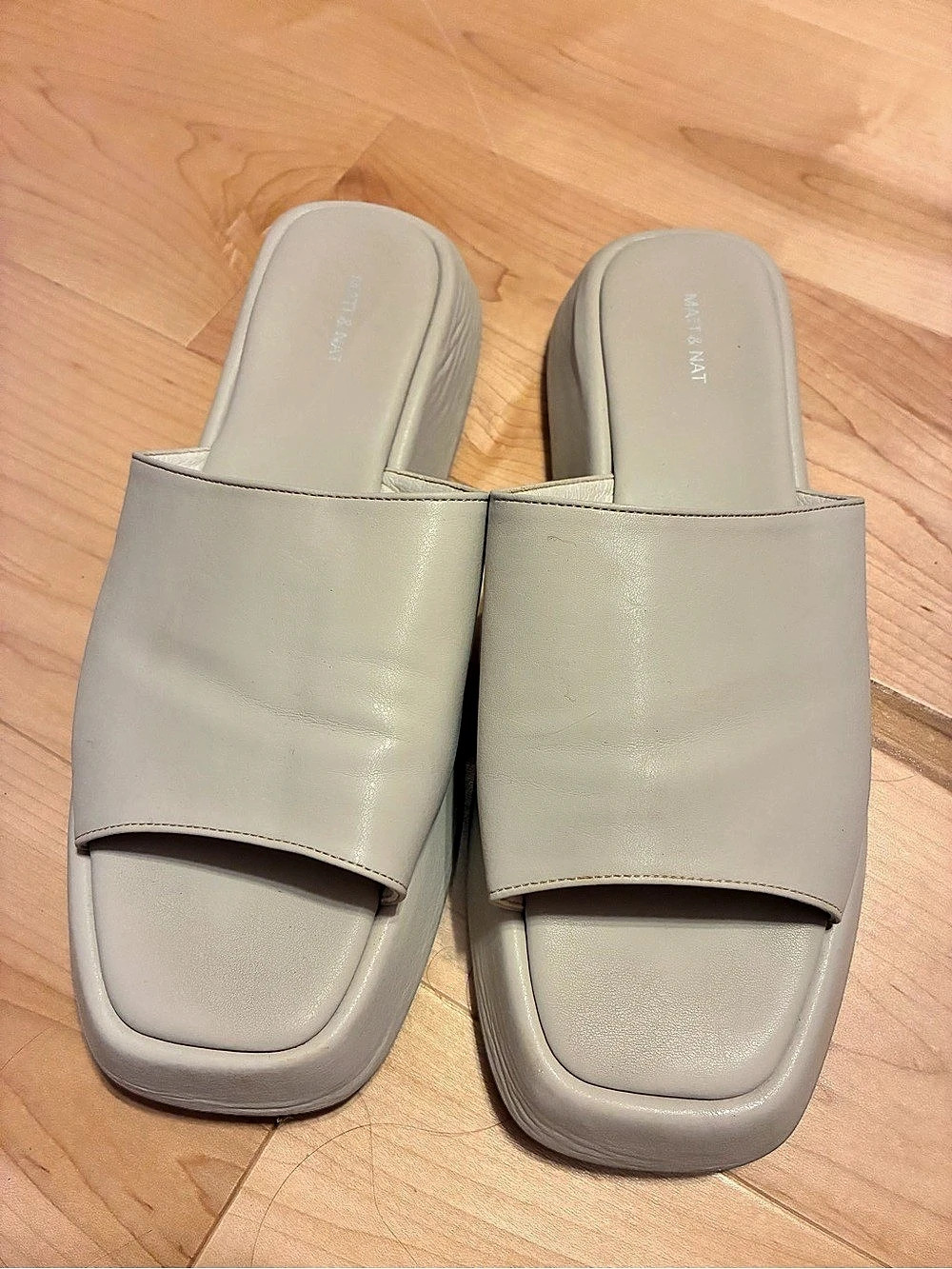 Matt & Nat Voller Vegan Sandals Beige Slide Sandals Like New
